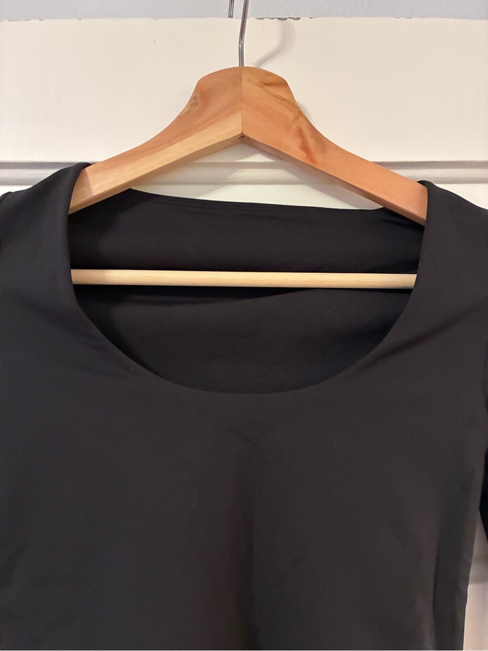 Aritzia Original Contour Astral Women’s Black Scoop Neck Long Sleeve Top XS - Picture 6 of 9